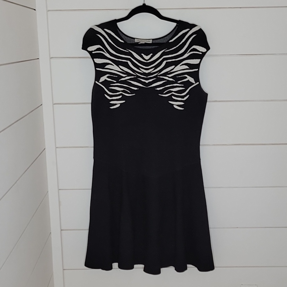 DANNY AND NICOLE large black white zebra stripe sweater dress